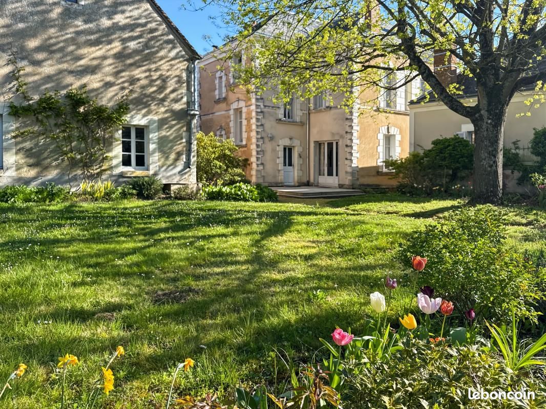 Maison 8 pièces 231 m² · à Chabris · 231 m² · 257 000 €