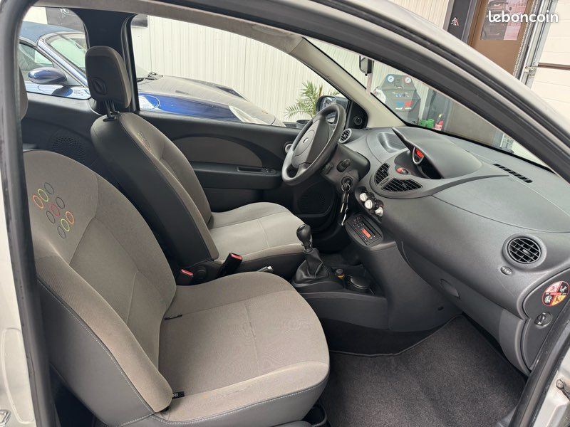 Renault twingo 1.2 essence 58ch Clim IDEAL JEUNES PERMIS (image 4)