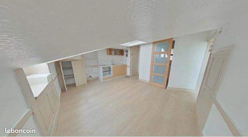 Appartement 2 pièces 18 m² · à Saint-Étienne · 18 m² · 350 €/mois