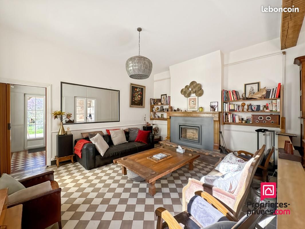 Maison 8 pièces 235 m² · à Précy-sous-Thil · 235 m² · 279 000 €
