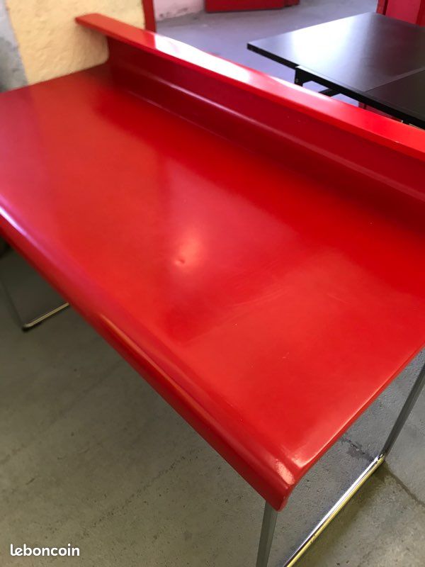 Bureau (image 2)