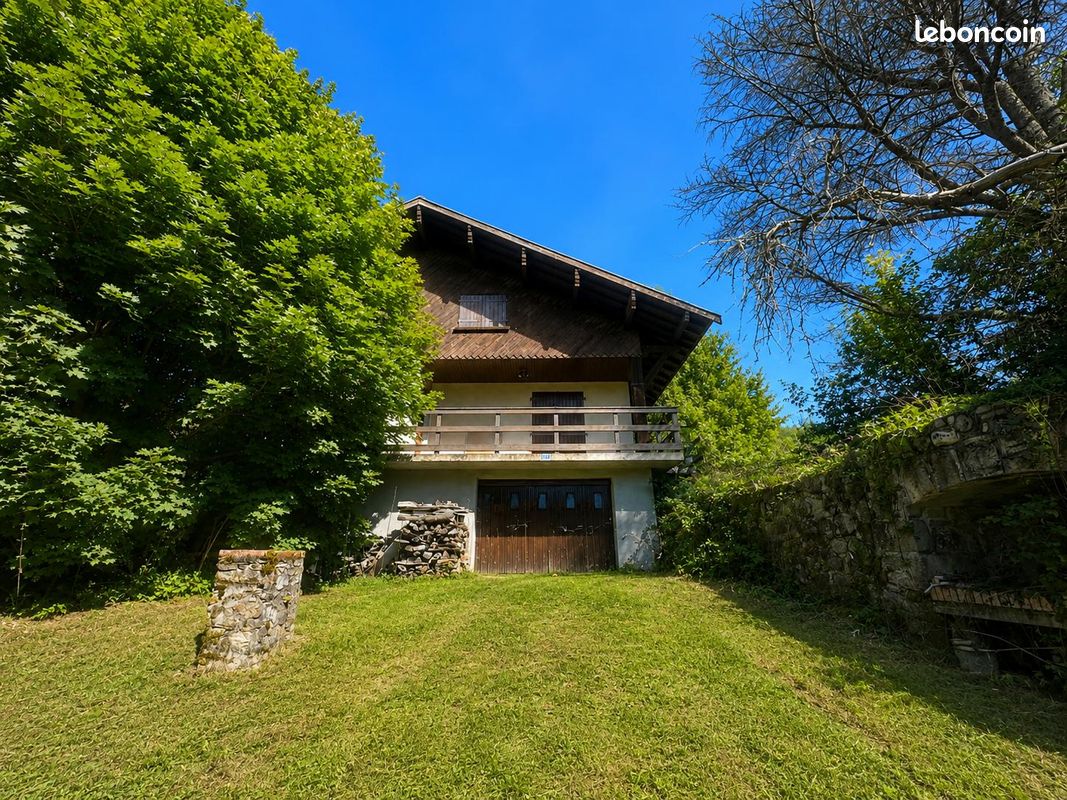 Maison 4 pièces 100 m² · à Saint-Genès-la-Tourette · 100 m² · 65 000 €