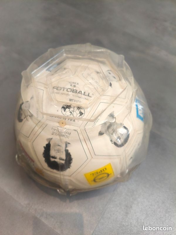 BALLON DE FOOTBALL vintage EUR 25,00 - FR BALLON DE FOOTBALL vintage EUR 25,00 - FR