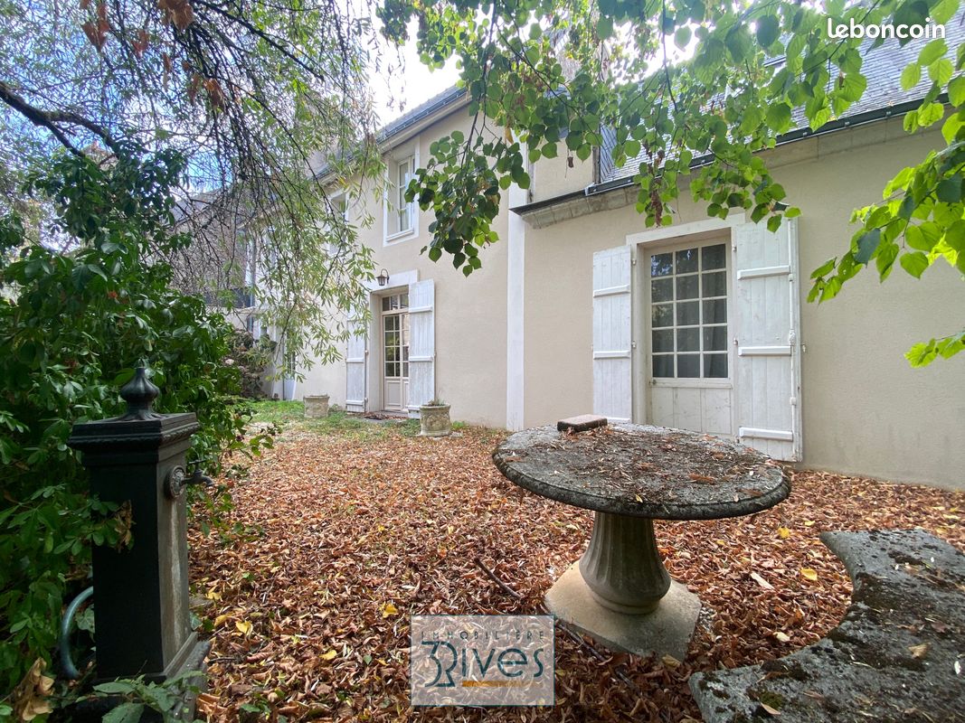 Maison 12 pièces 259 m² · à Candé · 259 m² · 280 800 €