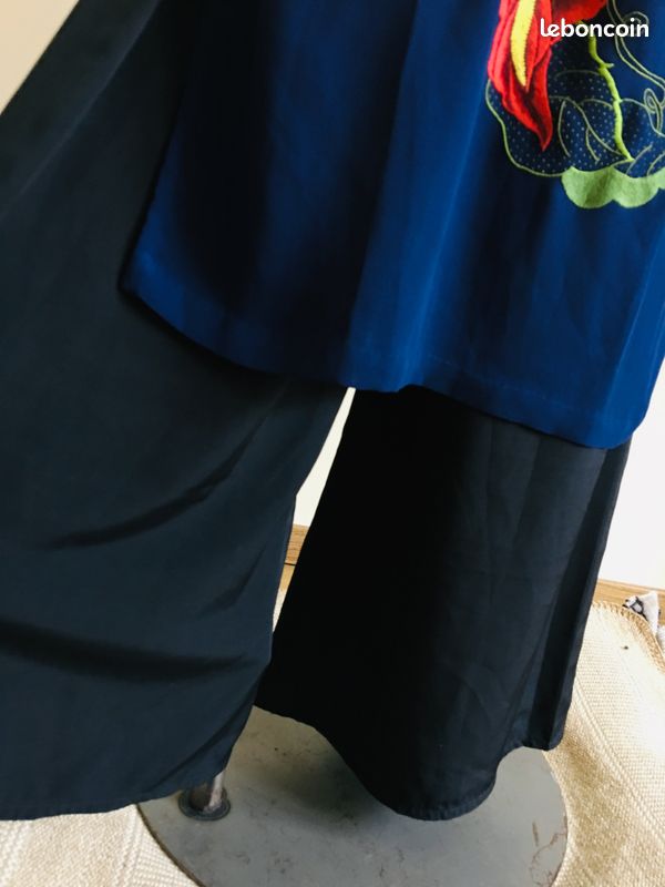 T 38 Magnifique et elegante cheongsam et qipao robe longue brodée asiatique avec pantalon neuve (image 9)