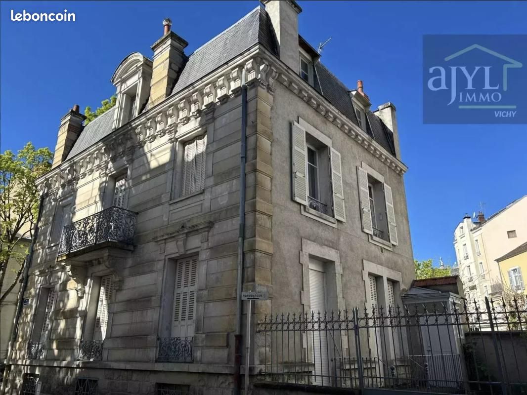 Immeuble 9 pièces 220 m² · à Vichy · 220 m² · 490 000 €