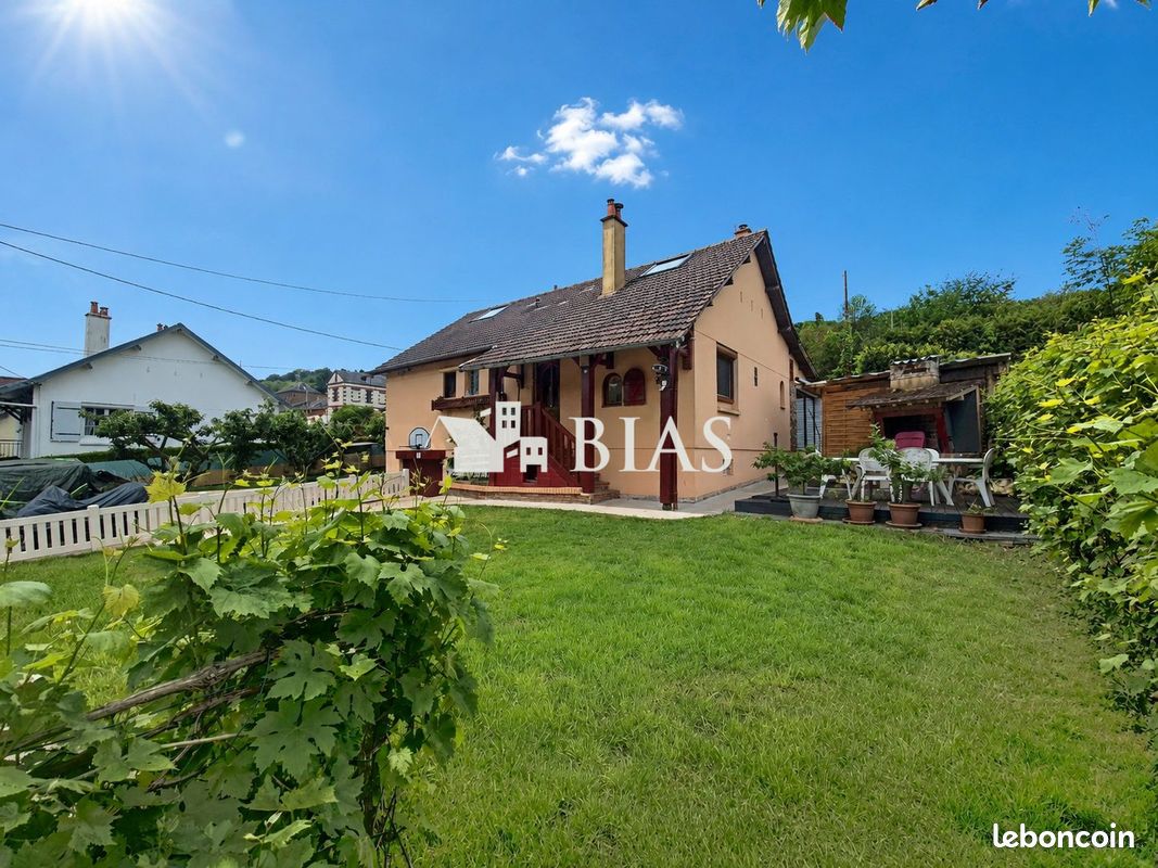 Maison 7 pièces 148 m² · à Saint-Léger-du-Bourg-Denis · 148 m² · 320 000 €