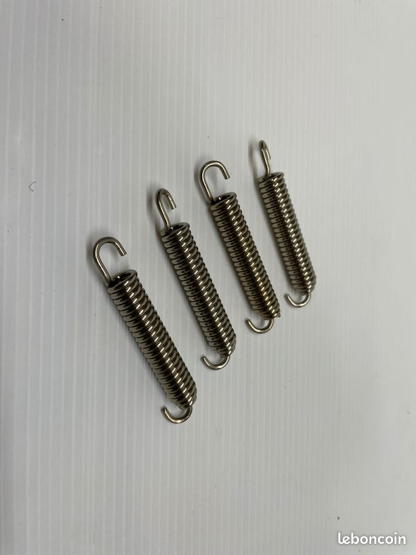 Lot De 16 Ressorts (Mainsprings) - Neufs Avec étiquettes - Fabriqués En France