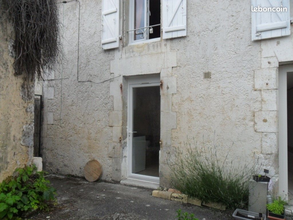 Studio 1 pièce 16 m² - Ruelle-sur-Touvre 16600 (image principale 0)