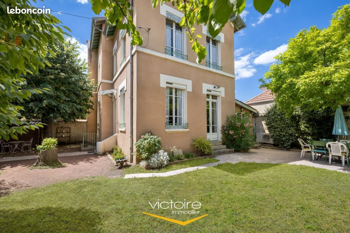 Maison 5 pièces 181 m² · à Lyon · 181 m² · 950 000 €