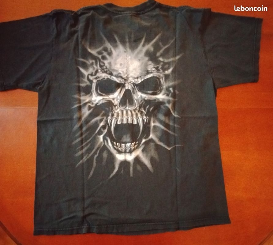 T-shirt "crâne de vampire", taille L (image 2)