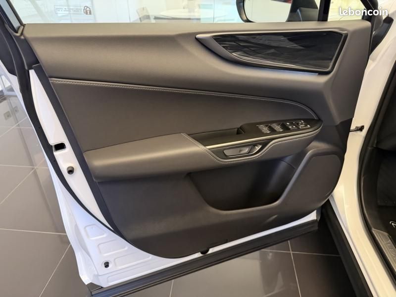 Lexus NX 450h+ Luxe 4WD (image 20)