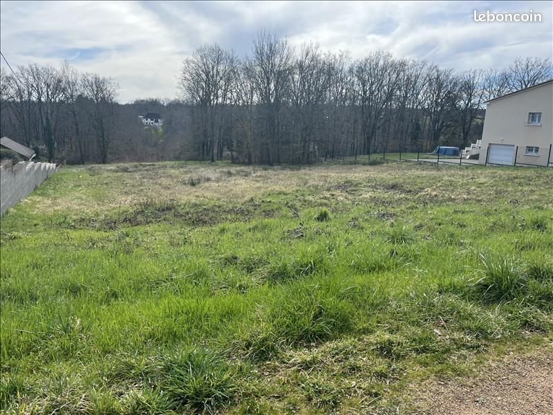 Terrain 2774 m² · à Domérat · 40 000 €