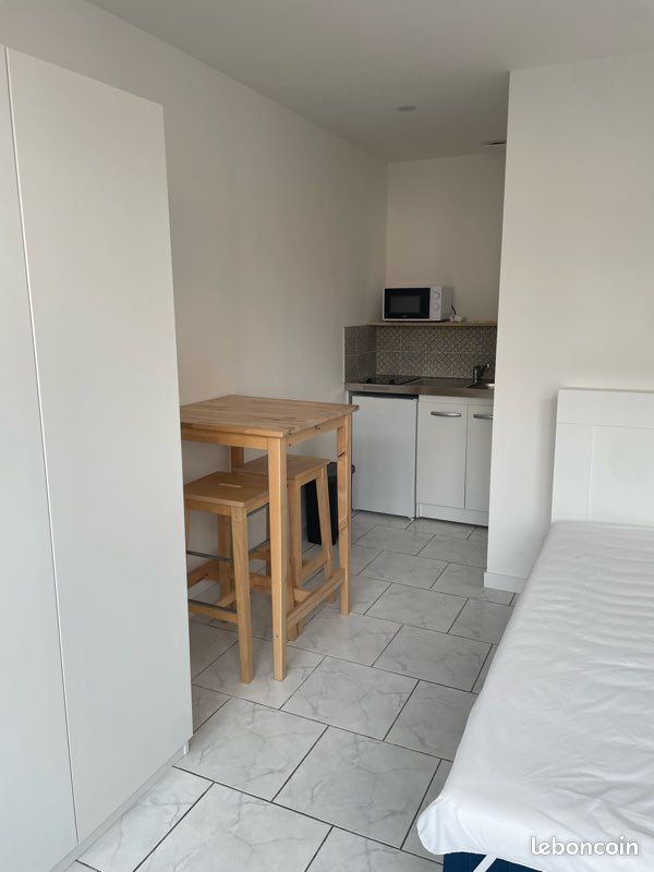 Appartement 1 pièce 18 m² · à Artres · 18 m² · 450 €