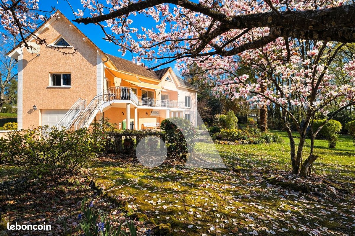 Maison 7 pièces 246 m² · à Boissy-le-Châtel · 246 m² · 549 000 €