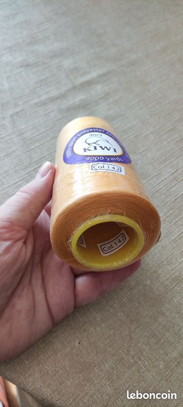 Fils surjeteuse couleur jaune (image 2)