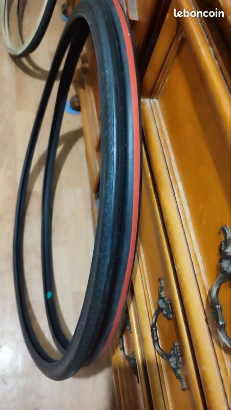 Pneu Vélo Extérieur Solide 700x23c, Neuf, En Emballage D'origine