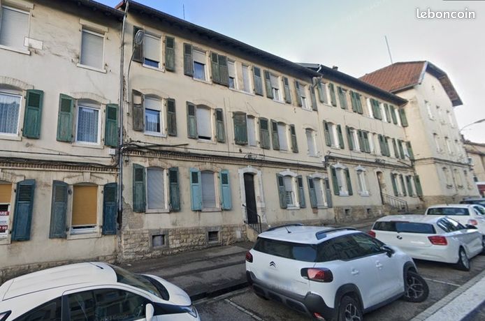 Appartement 8 pièces 120 m²