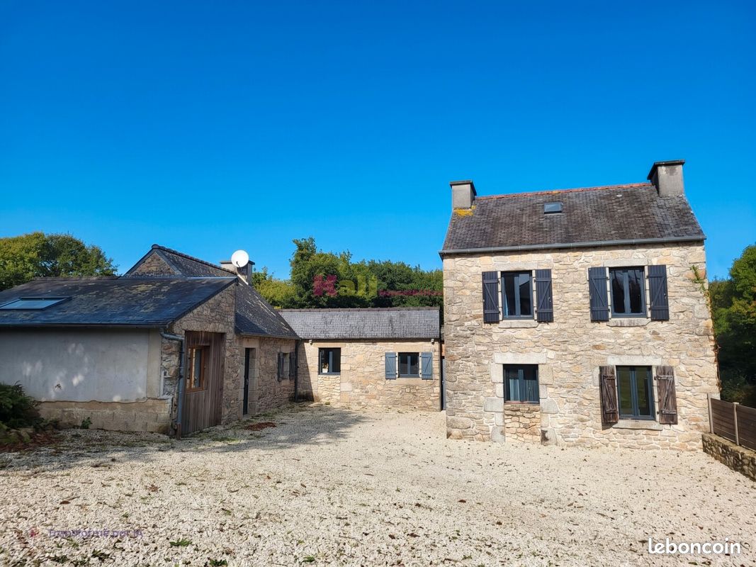 Maison 6 pièces 150 m² · à Saint-Divy · 150 m² · 301 600 €