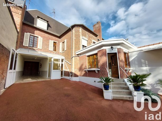 Propriété 7 pièces 148 m²