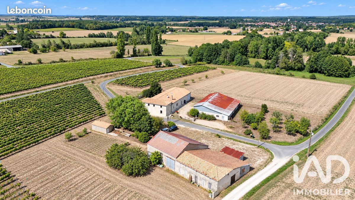 Maison 7 pièces 278 m² · à Baignes-Sainte-Radegonde · 278 m² · 329 000 €