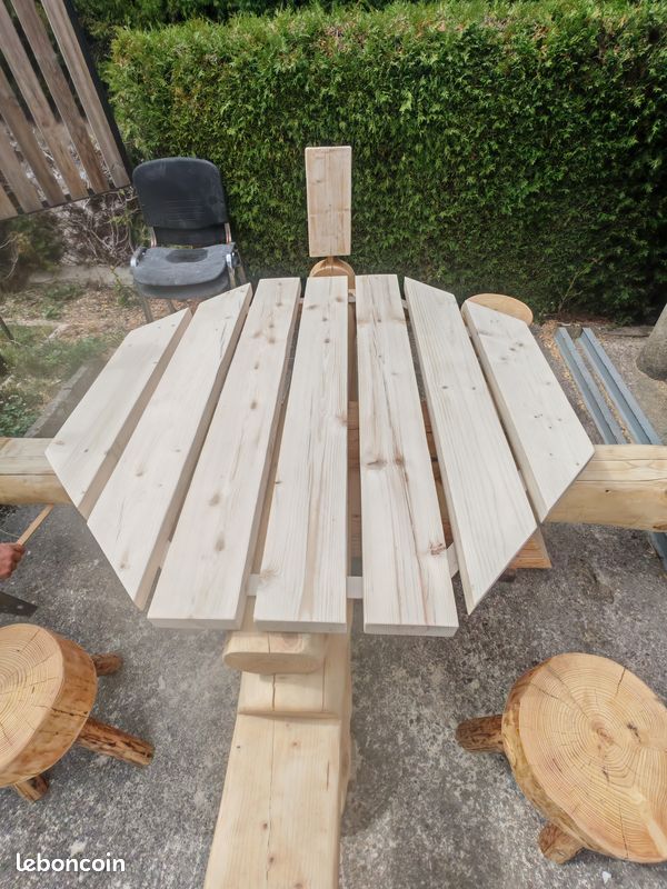 Table bois rond (image 1)