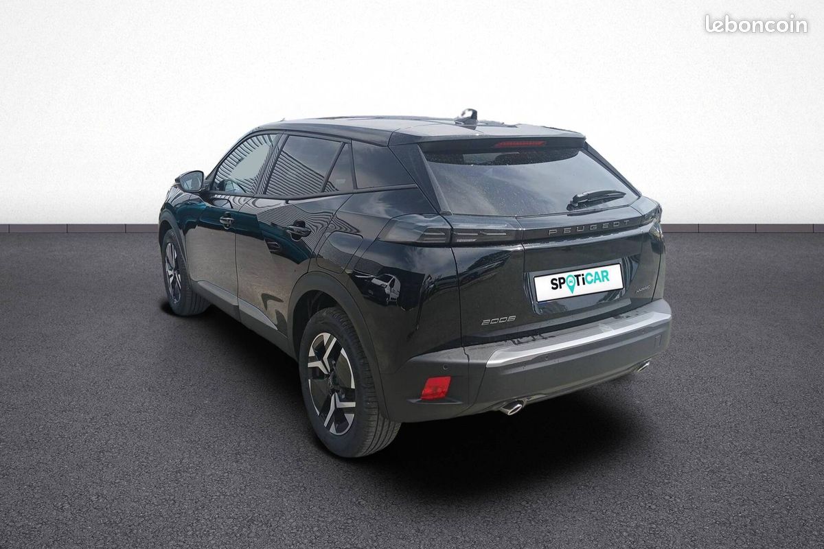 PEUGEOT 2008 Hybrid 145 e-DCS6 Allure (image 4)