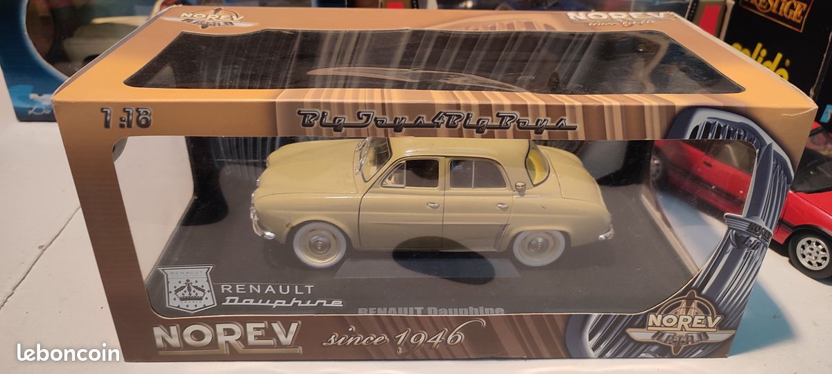Voiture miniature Renault Dauphine Beige à l'échelle 1/18 par Norev (image 1)