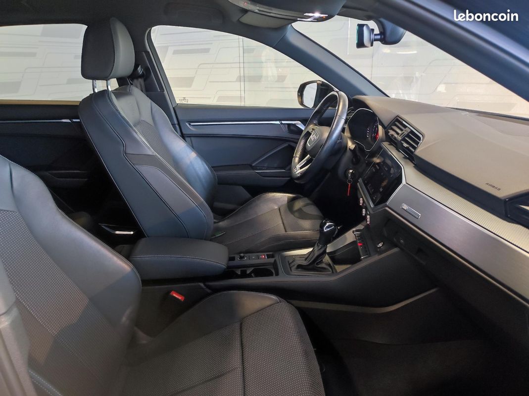 AUDI Q3 35 TFSI 150 ch S tronic 7 S line (image 7)