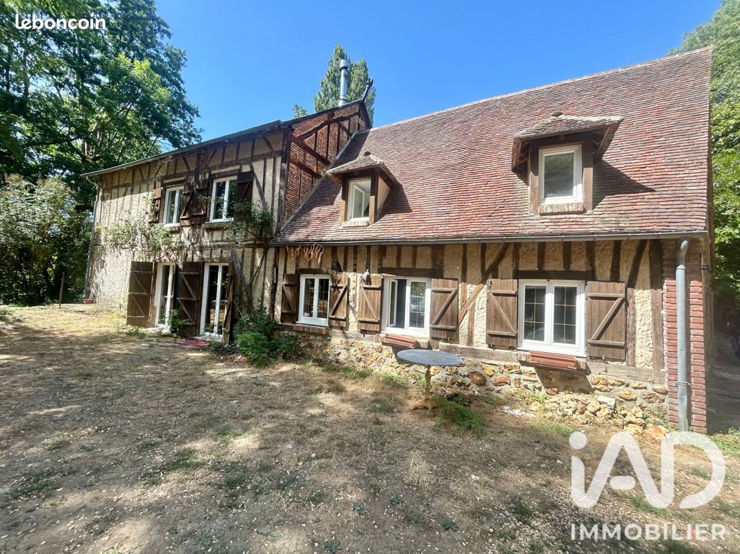 Maison 6 pièces 164 m² · à Mesnils-sur-Iton · 164 m² · 395 000 €