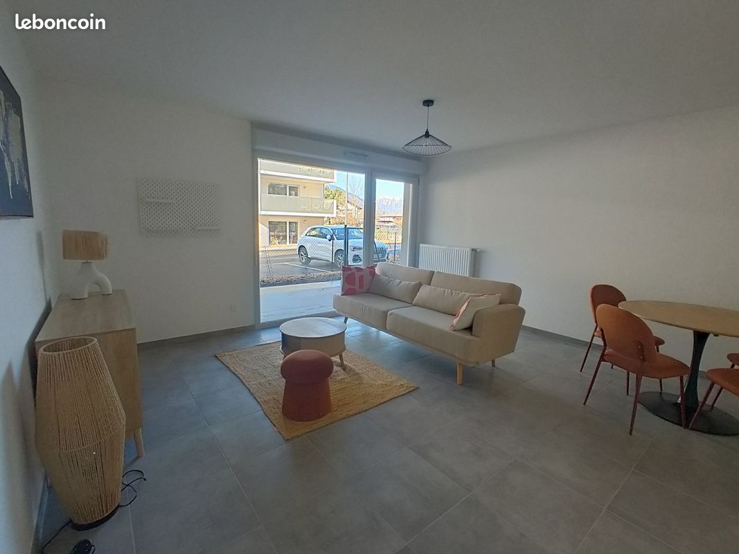 Appartement 2 pièces 47 m² · à Scionzier · 47 m² · 915 €