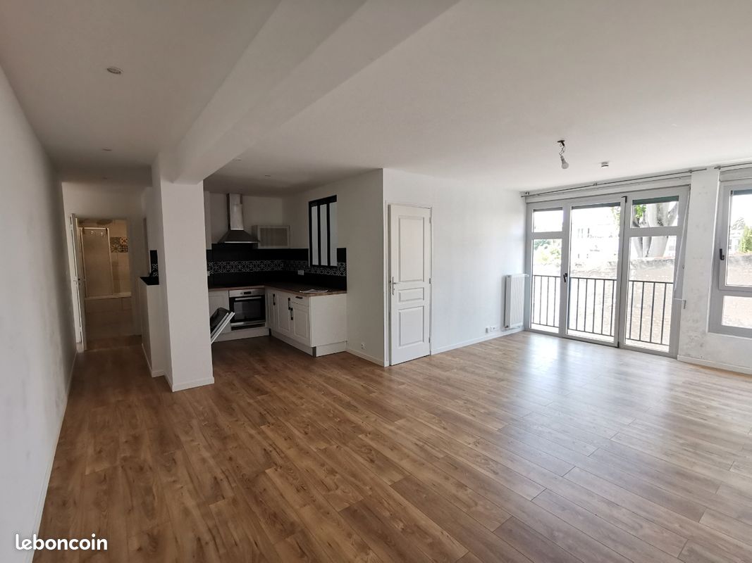 Appartement 4 pièces 86 m² · à Poitiers · 86 m² · 980 €