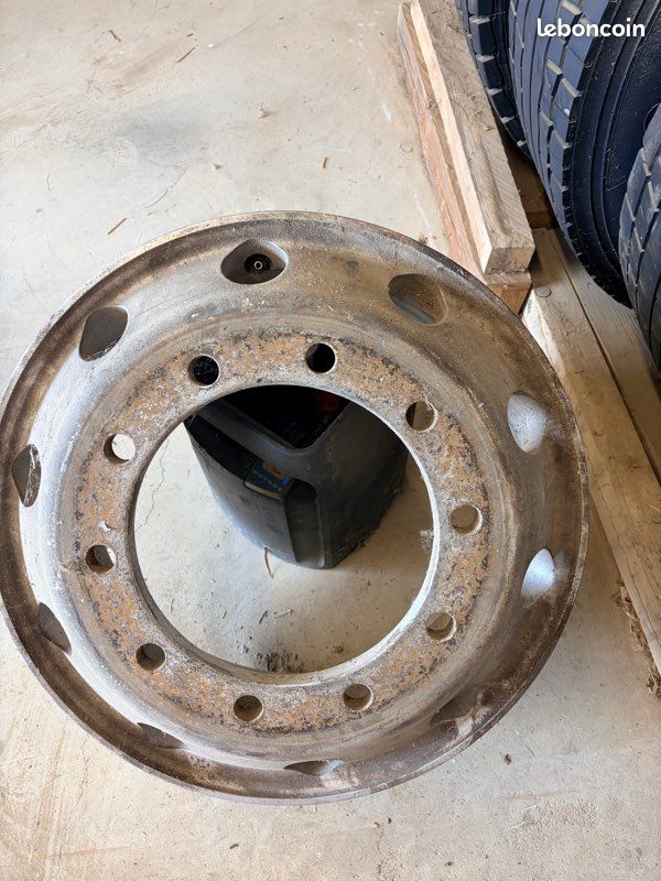 Pneu, plus jantes, poids-lourds (image 2)