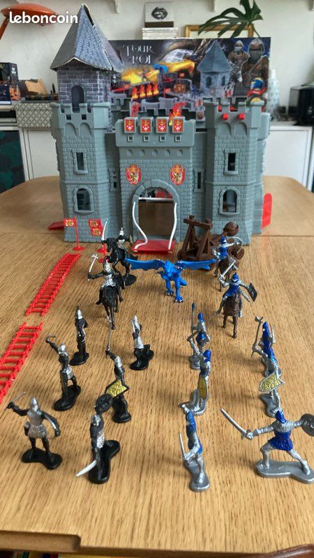 STARLUX - CHATEAU fort + 2 figurines EUR 28,84 - FR