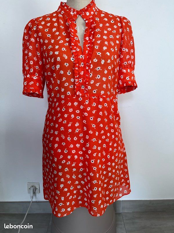 Robe courte imprimée manches courtes Marque Zara Vêtements