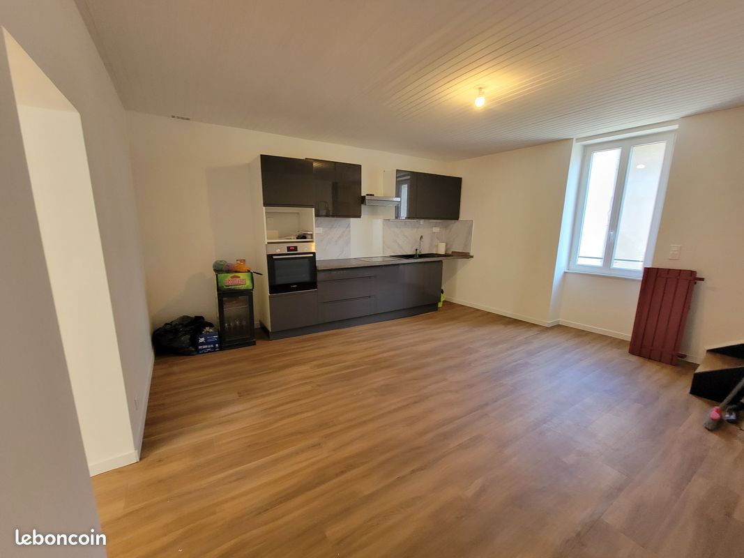 Maison 5 pièces 120 m² · à Douelle · 120 m² · 860 €/mois