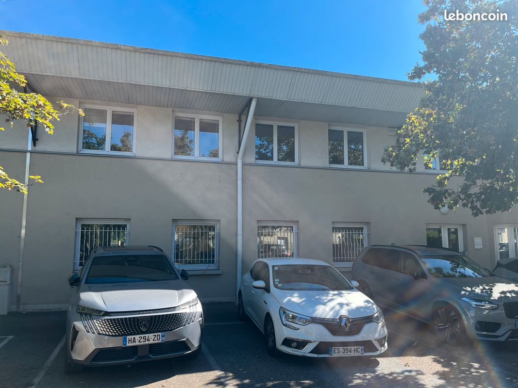 Local commercial 5 pièces 107 m² · à Eybens · 107 m² · 171 200 €