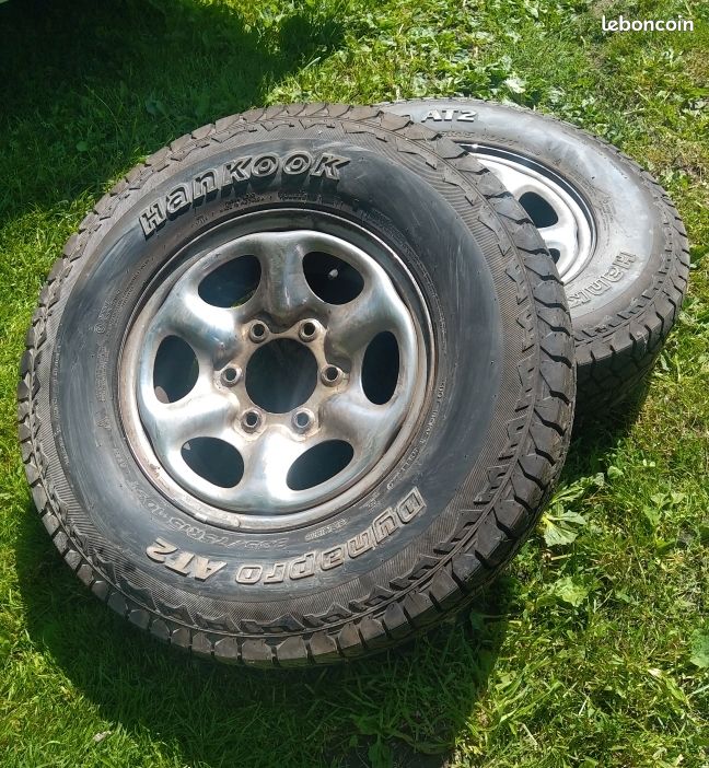 2 Pneus 4 x 4 Hiver 235/75 R15 109T M+S (image 1)