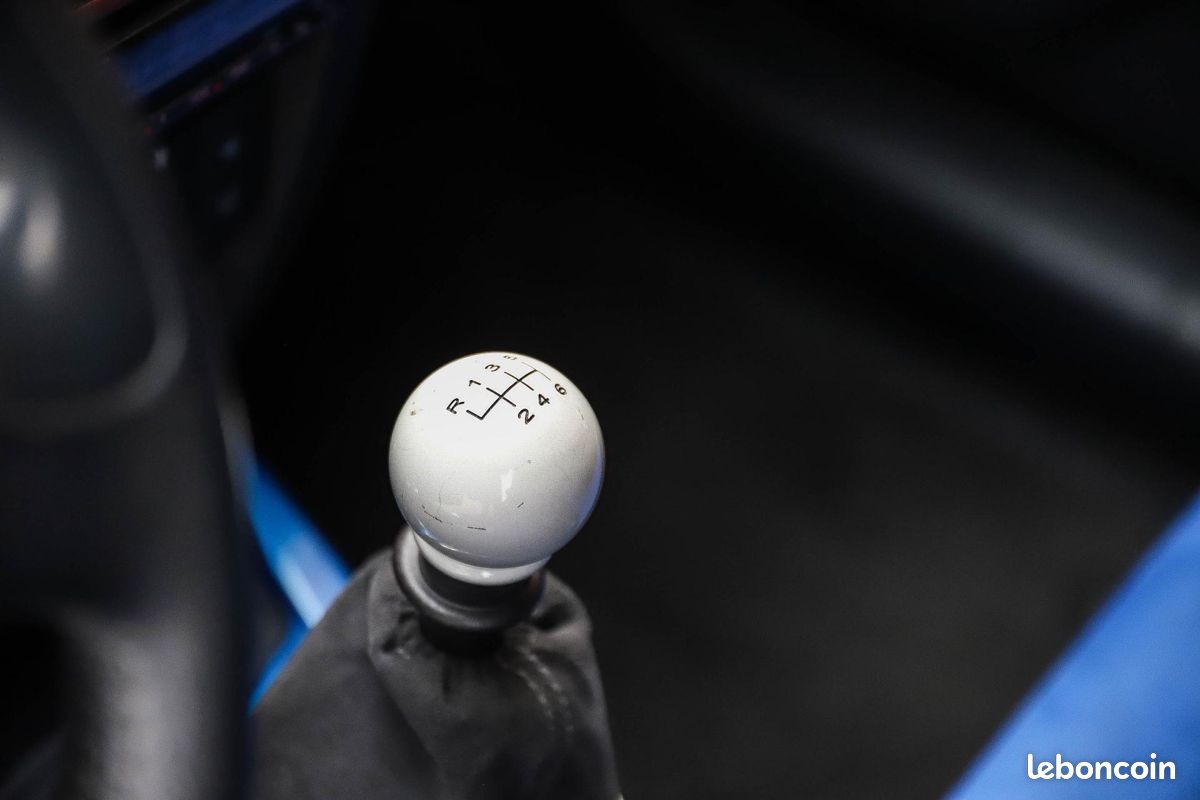 RENAULT CLIO 3.0i V6 RS V6 PHASE 2 (image 19)