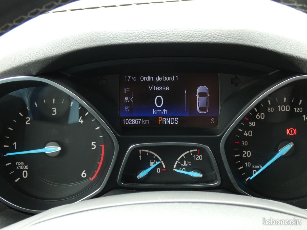 FORD KUGA 1.5 TDCi 120 4x2 Powershift ST-Line (Historique de factures d'entretien dispo) (image 22)