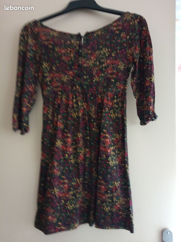 Robe courte en jersey fleuri taille 34/36 (image 1)