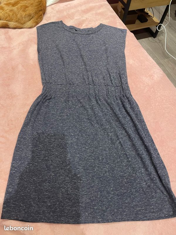 Robe (image 1)