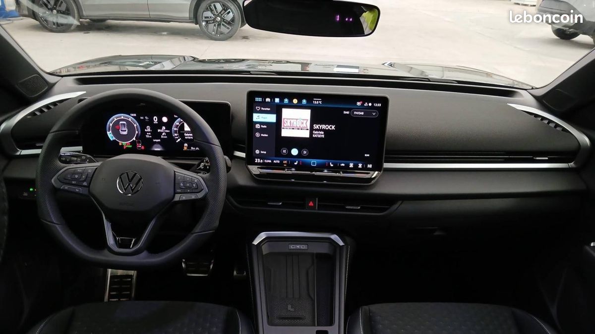 Volkswagen T-Roc 1.5 eTSI EVO2 Hybrid 150 ch DSG7 R-Line (image 14)