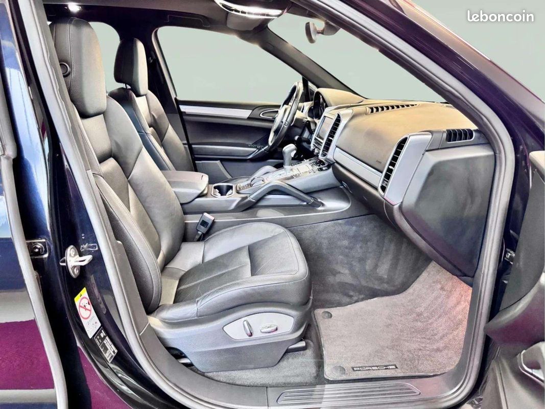 Porsche CAYENNE Porsche Cayenne Diesel 3.0 V6 245 ch Tiptronic * Cuir Intégral * PDLS * PCM * Réservoir 100L (image 14)