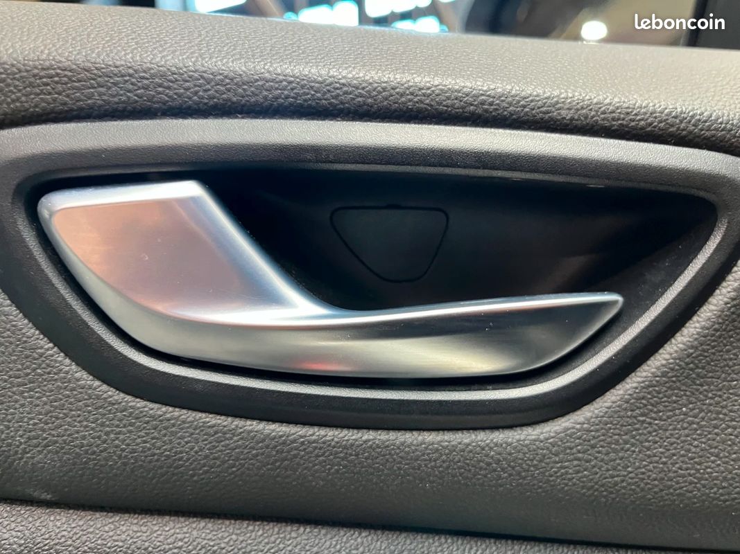 RENAULT MEGANE IV BERLINE Blue dCi 115 EDC - Business INTENS (image 26)