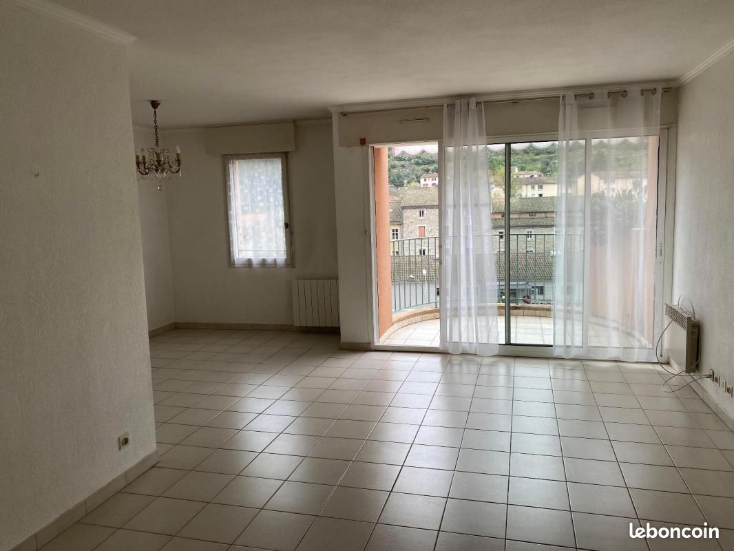 Appartement 3 pièces 74 m² · aux Vans · 74 m² · 757 €/mois