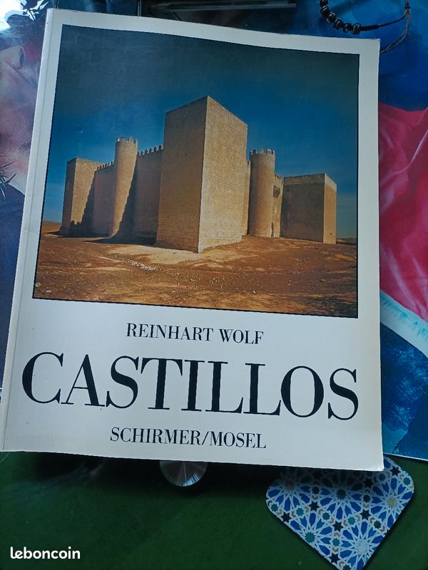 Livre "Castillos" de Reinhardt Wolf (image 1)