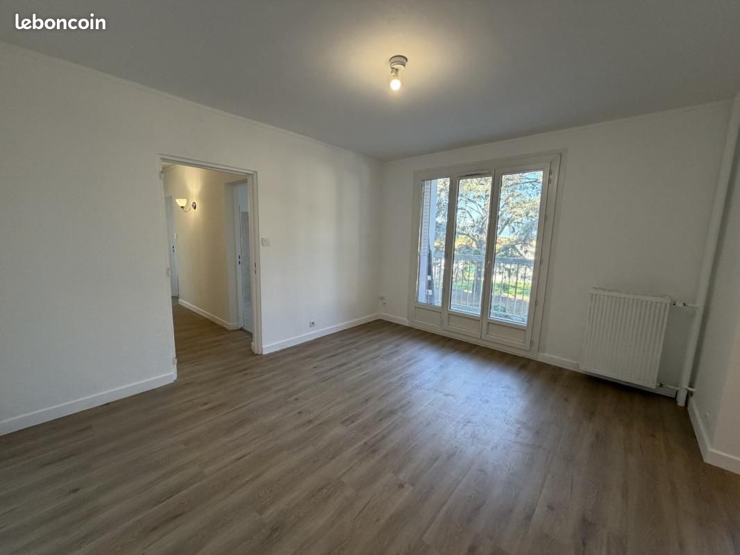 Appartement 3 pièces 71 m² · à Domène · 71 m² · 985 €/mois