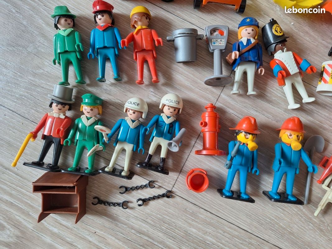 Lot de 13 playmobil vintage année 70 (image 2)