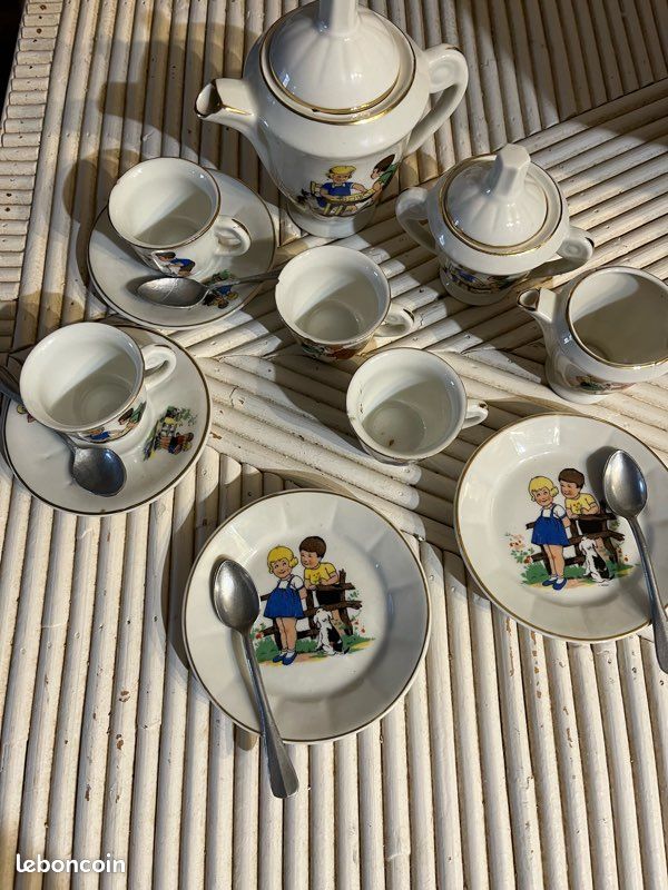 Ancienne dînette 18 pièces | Porcelaine GIEN | Le petit chaperon rouge